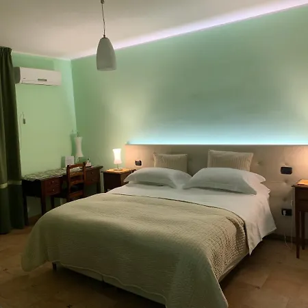 Tenuta Monaci La Murra 4*