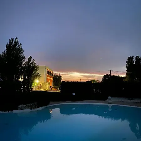 Tenuta Monaci La Murra Alojamento de Acomodação e Pequeno-almoço 4*